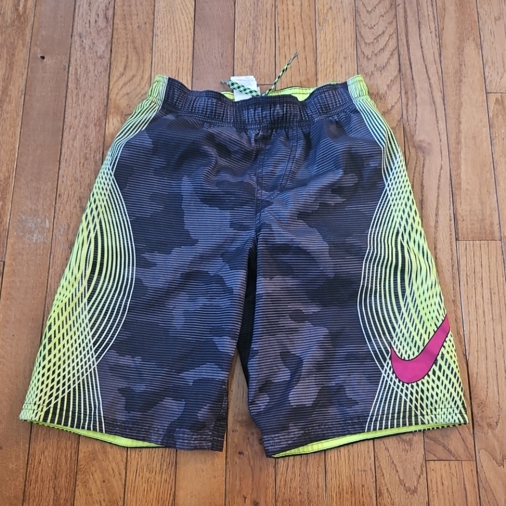 Boys Swim Trunks NIKE Size Medium Black Camo